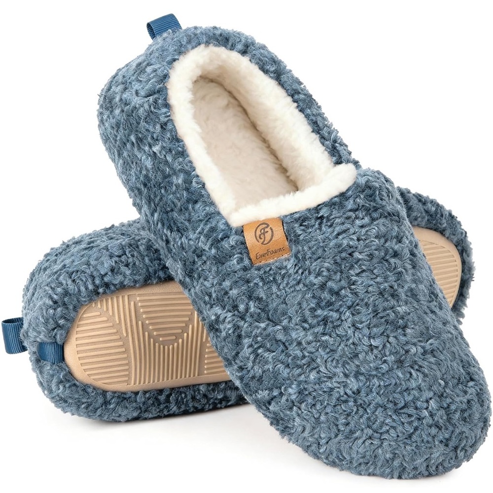 NWT Everfoams memory foam slippers with fleece lining